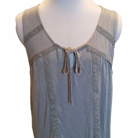 NWT Knox Rose Grey Sleeveless Keyhole Top - Picture 4 of 8